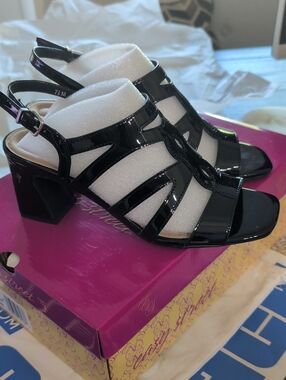 Easy street Black Patent Strappy Slingback Sandals